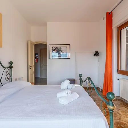 Graziosa Residenza In Collina 圣雷默