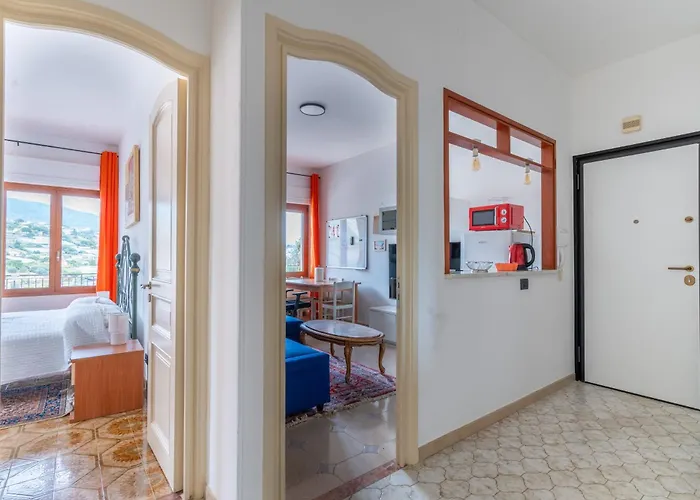 Graziosa Residenza In Collina *