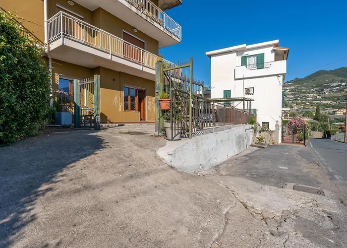 Graziosa Residenza In Collina Διαμέρισμα *